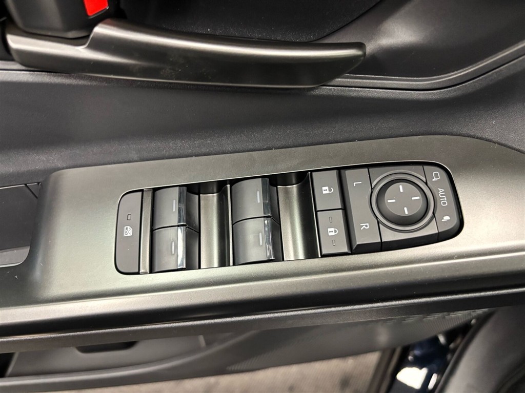 Toyota bZ4X EL Active Tech 224HK 5d Aut. - Image 12