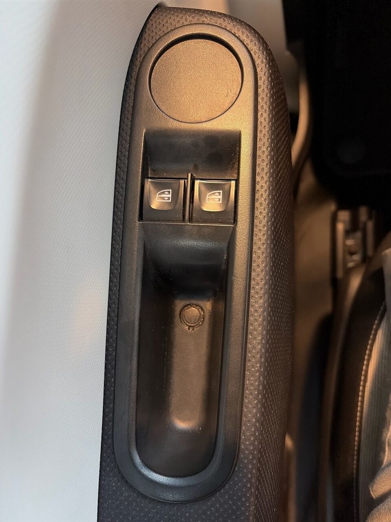 Renault Twingo 1,0 Sce Expression start/stop 70HK 5d - Image 18
