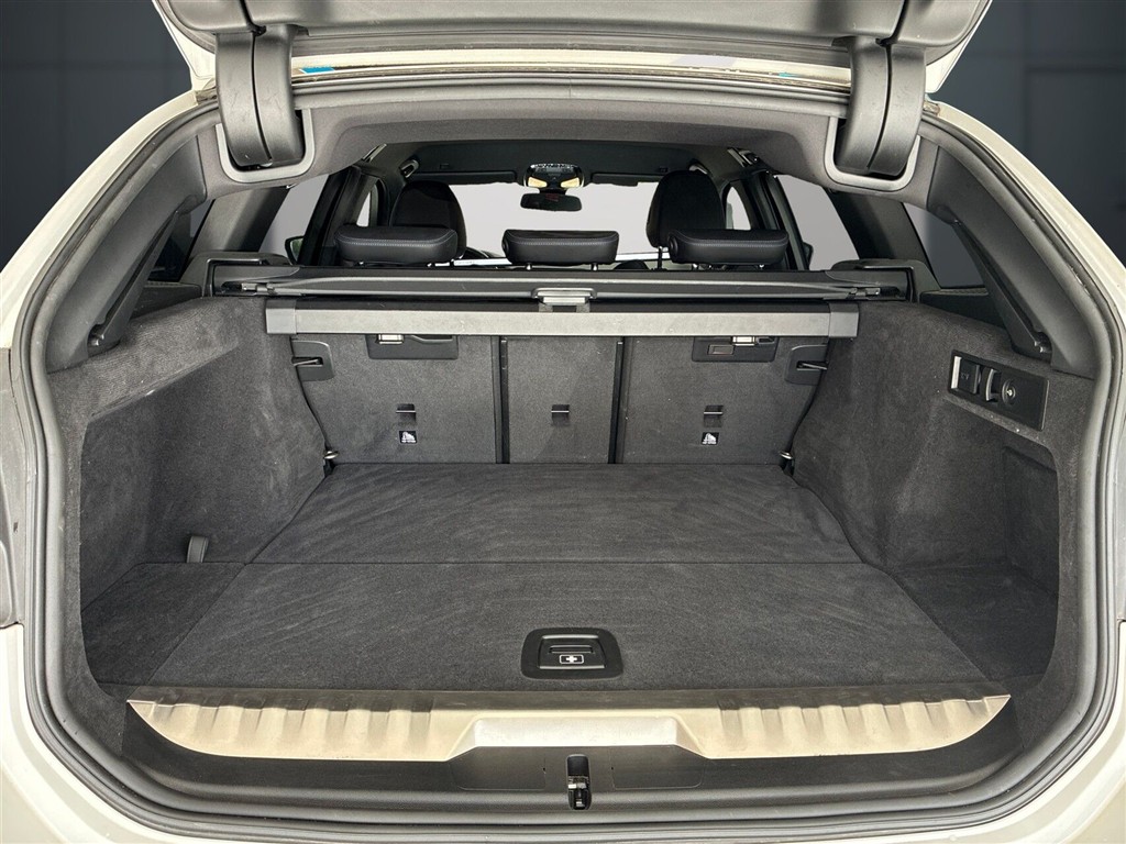 BMW 330e Touring 2,0 Plugin-hybrid M-Sport Steptronic 292HK Stc 8g Aut. - Image 8