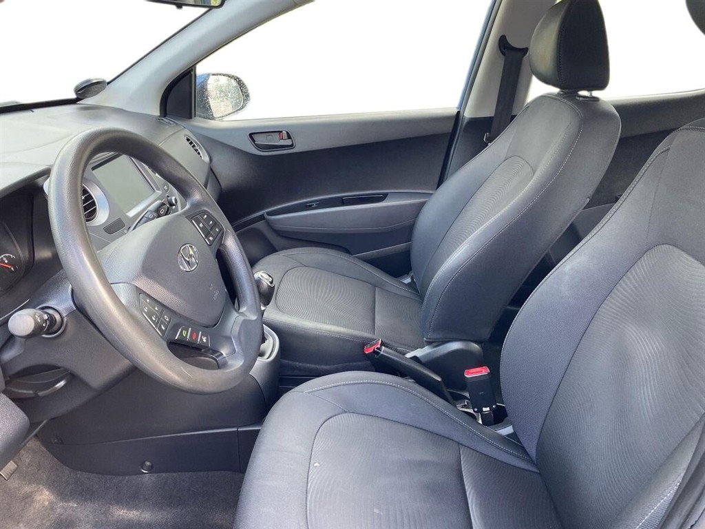 Hyundai i10 1,0 Touch 66HK 5d - Image 10