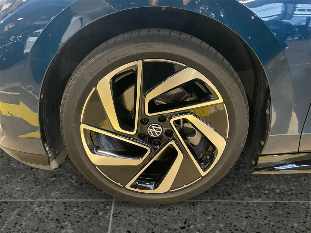 VW ID.7 EL Style+ 286HK 5d Aut. - Image 9