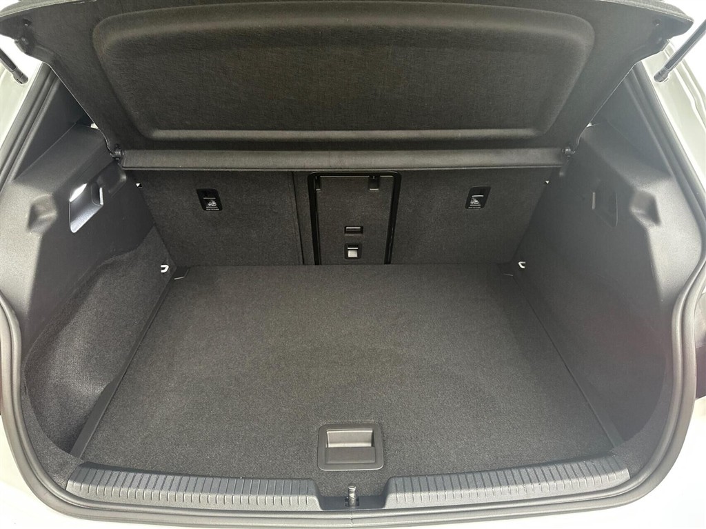 Cupra Born EL Dinamica Pack High 204HK 5d Aut. - Image 14
