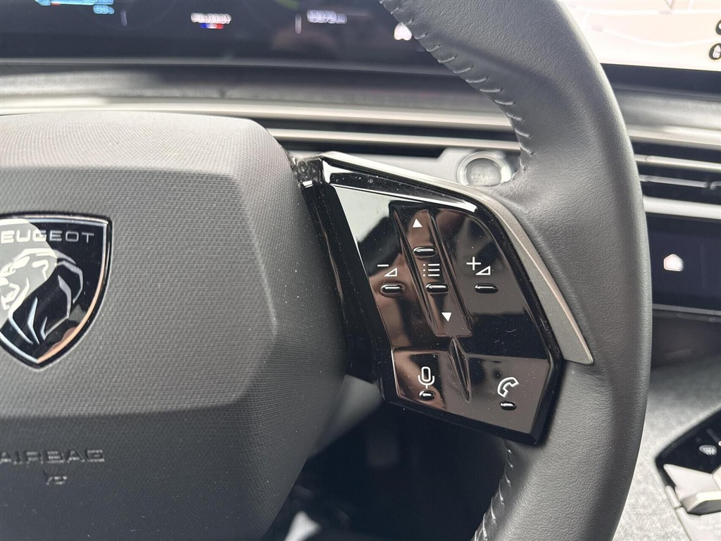 Peugeot e-3008 EL Allure 210HK 5d Aut. - Image 9