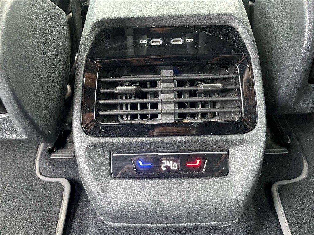 VW ID.4 EL Pro Performance 204HK 5d Aut. - Image 8