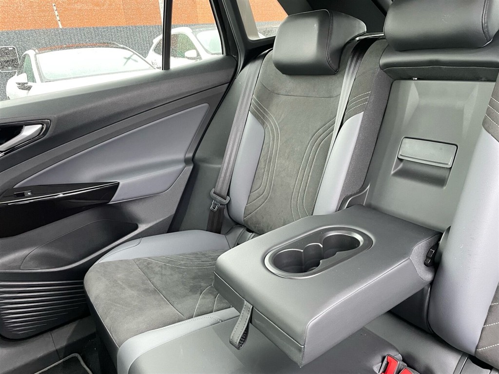 VW ID.4 EL Pro Performance 204HK 5d Aut. - Image 9