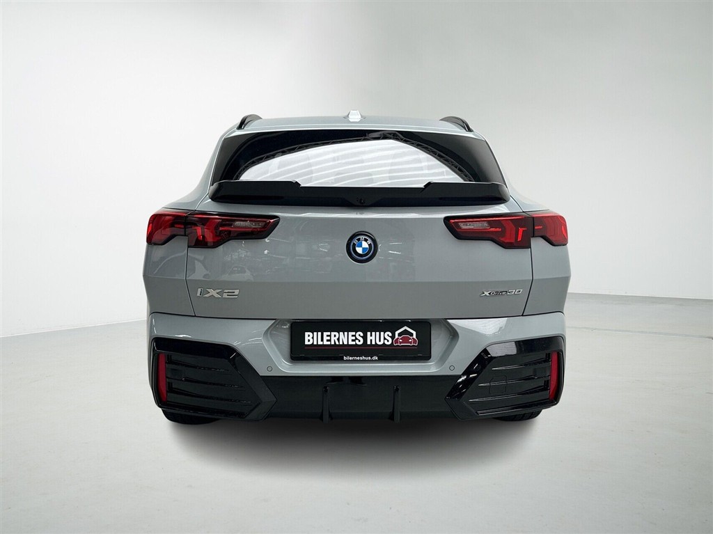 BMW iX2 xDrive30 EL M-Sport 313HK 5d Aut. - Image 8