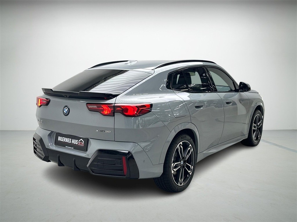 BMW iX2 xDrive30 EL M-Sport 313HK 5d Aut. - Image 2