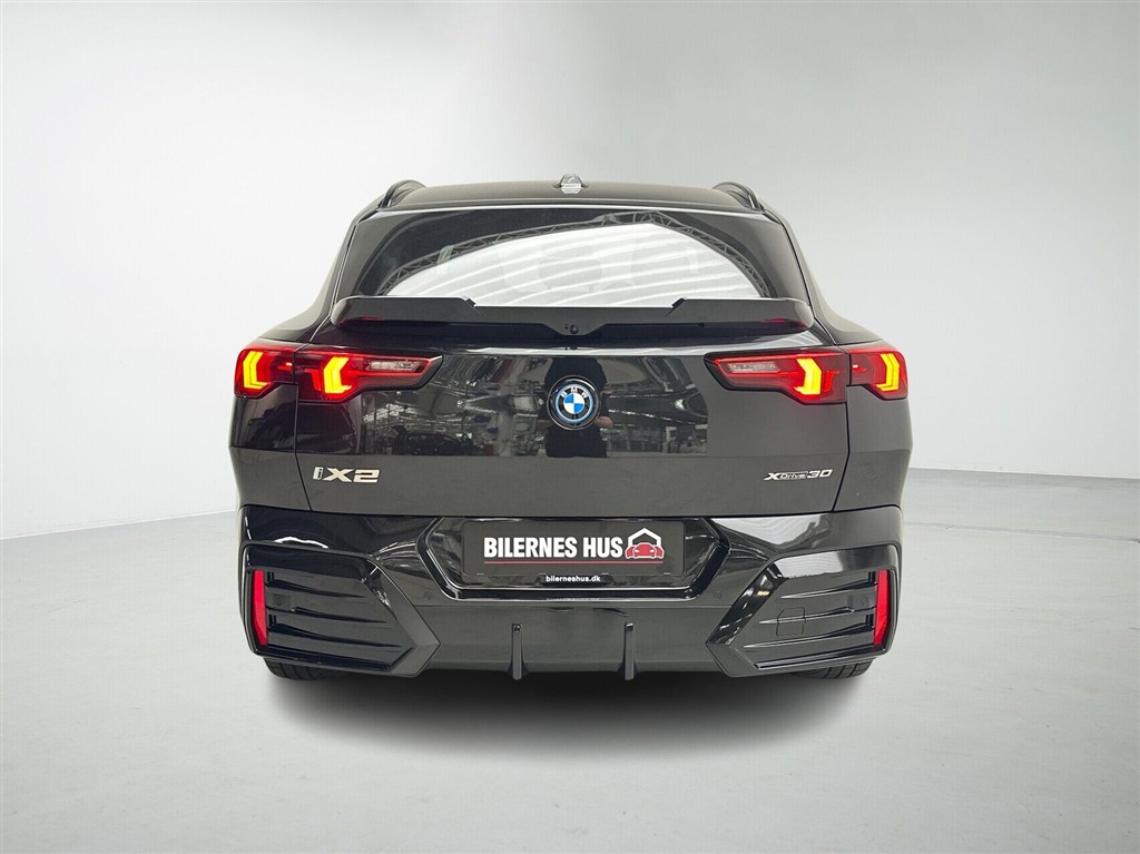 BMW iX2 xDrive30 EL M-Sport 313HK 5d Aut. - Image 8