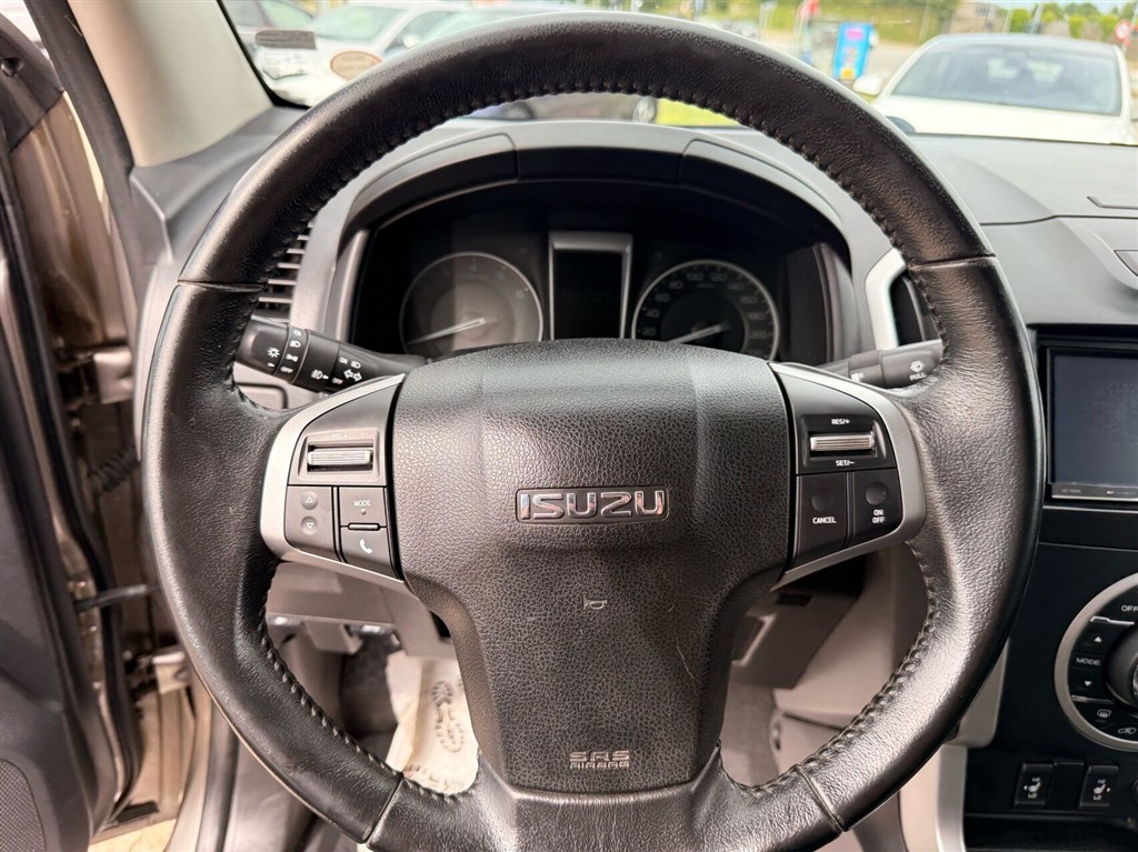 Isuzu D-max Crew Cab 2,5 D Exclusive 4WD 163HK Pick-Up Aut. - Image 9