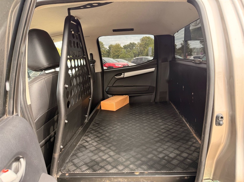 Isuzu D-max Crew Cab 2,5 D Exclusive 4WD 163HK Pick-Up Aut. - Image 15