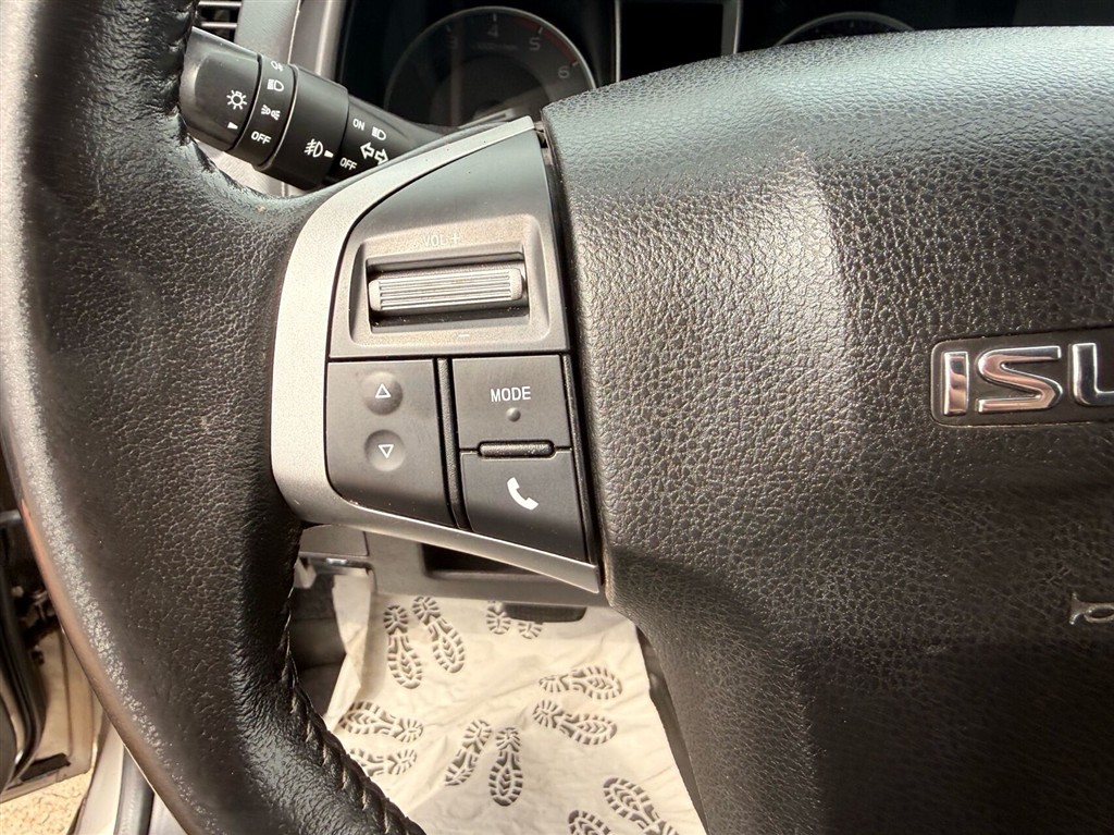 Isuzu D-max Crew Cab 2,5 D Exclusive 4WD 163HK Pick-Up Aut. - Image 16