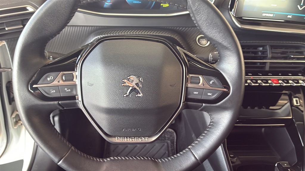 Peugeot e-208 EL Allure 136HK 5d Aut. - Image 7
