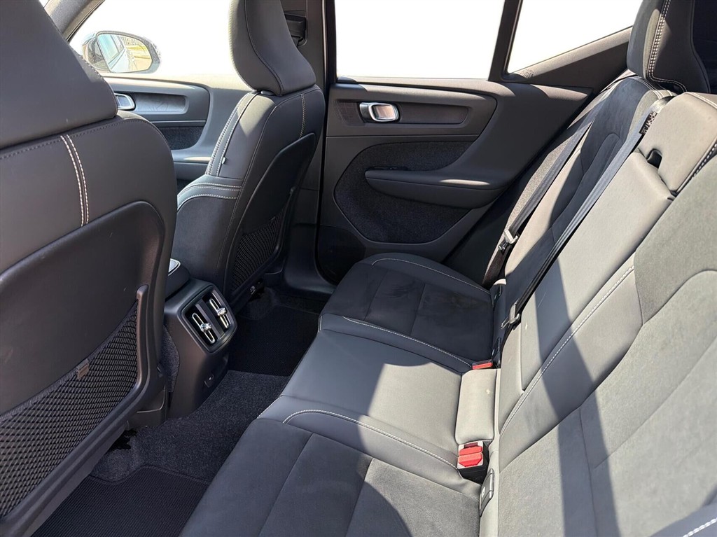 Volvo XC40 Recharge Twin Ultimate AWD 408HK 5d Aut. - Image 12