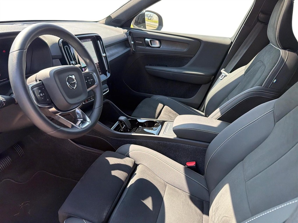 Volvo XC40 Recharge Twin Ultimate AWD 408HK 5d Aut. - Image 3