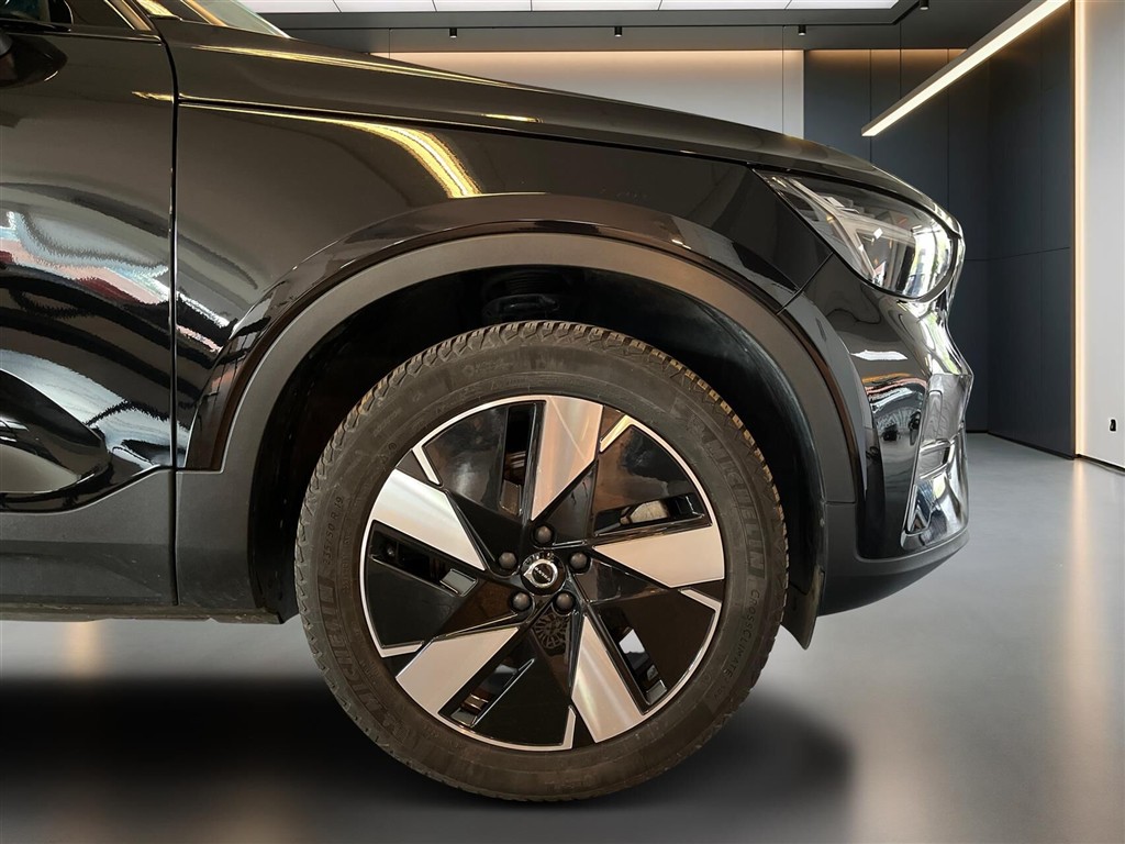 Volvo XC40 Recharge Extended Range Plus 252HK 5d Aut. - Image 5