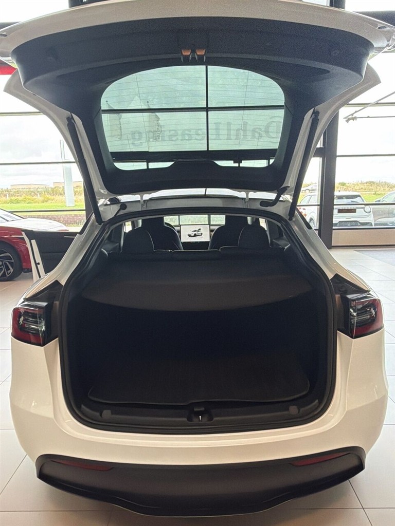 Tesla Model Y EL Performance AWD 534HK 5d Aut. - Image 10