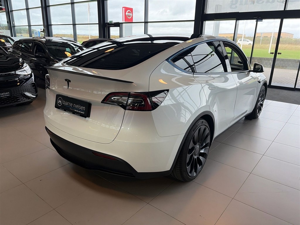 Tesla Model Y EL Performance AWD 534HK 5d Aut. - Image 4