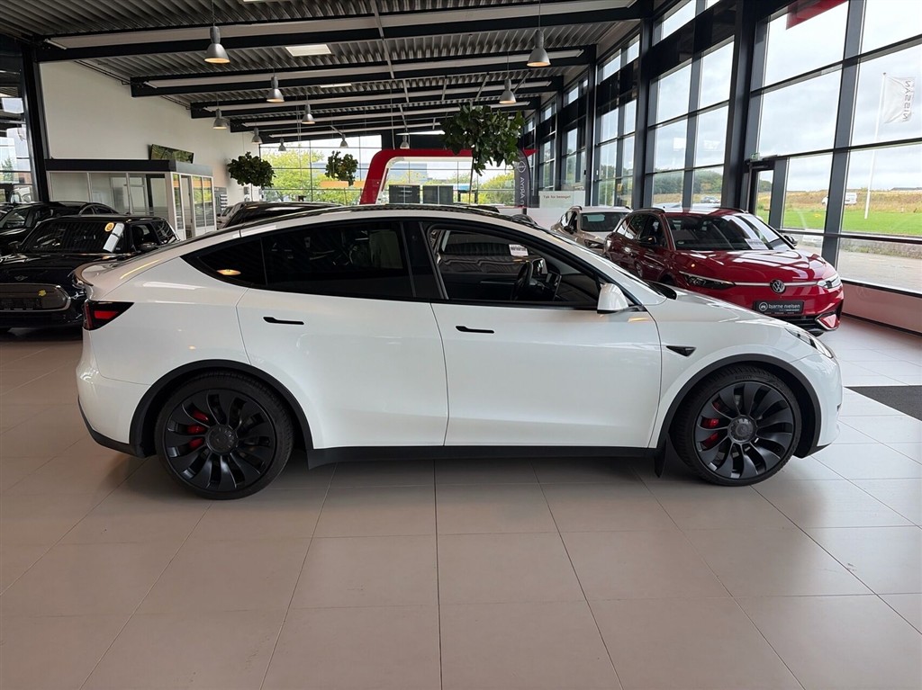 Tesla Model Y EL Performance AWD 534HK 5d Aut. - Image 5