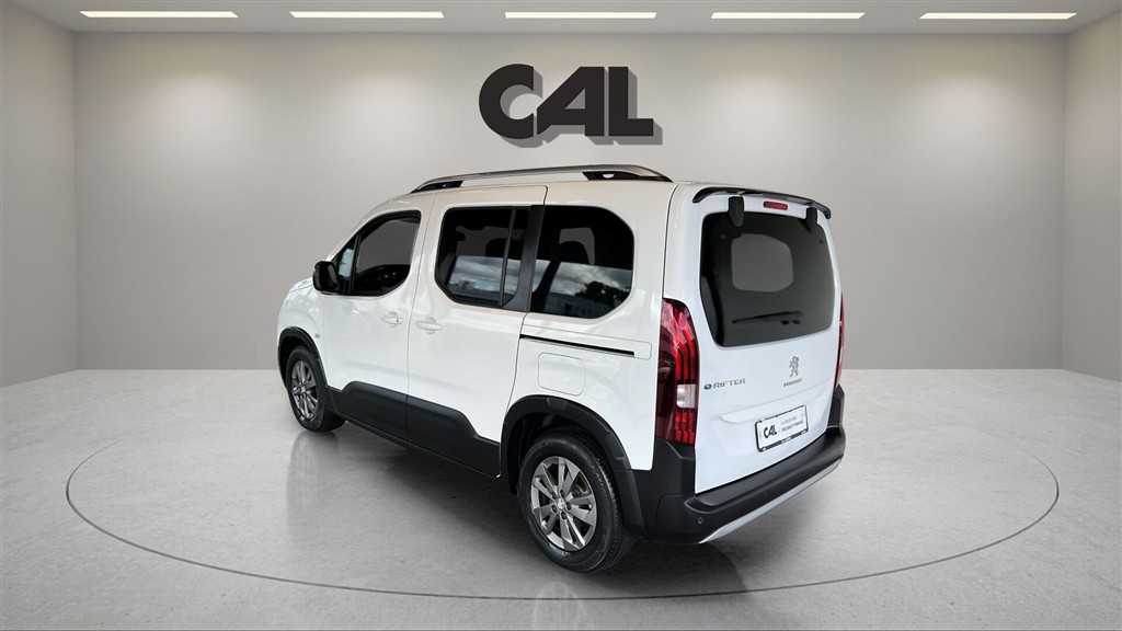 Peugeot e-Rifter L2 EL Allure Pack Family 136HK Aut. - Image 2