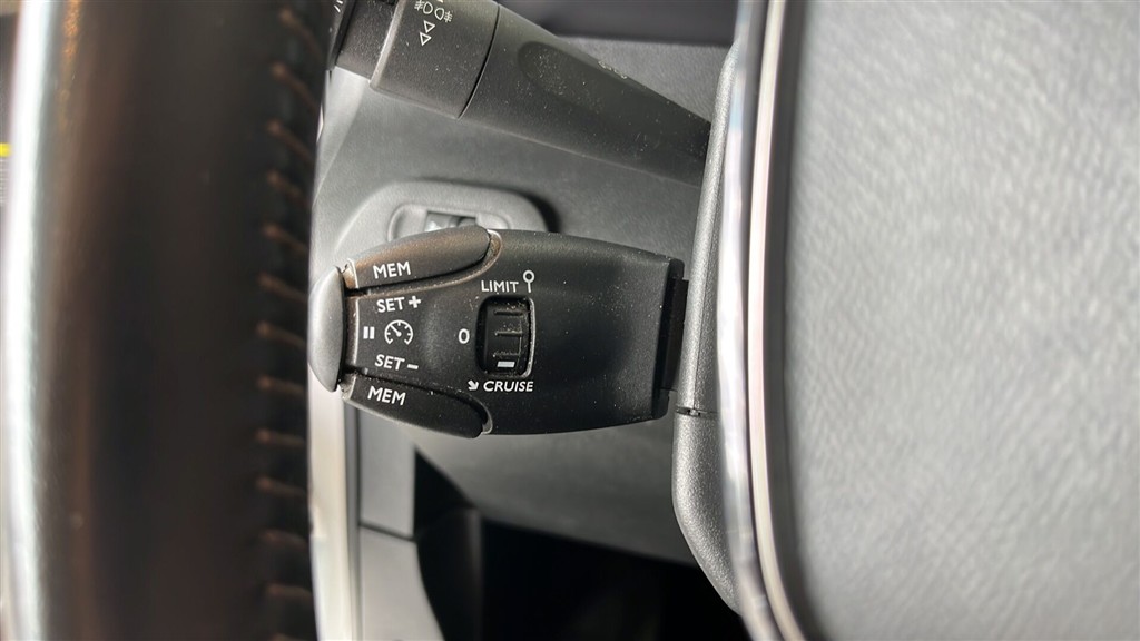 Peugeot e-Rifter L2 EL Allure Pack Family 136HK Aut. - Image 12