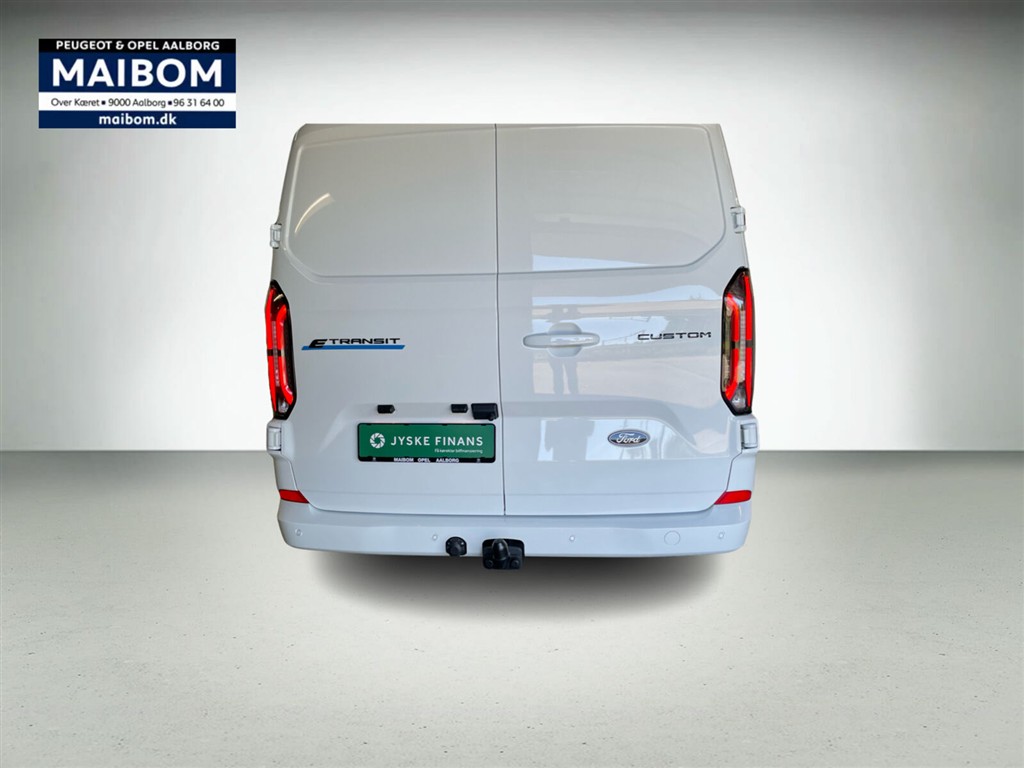 Ford E-Transit Custom 320 L1H1 EL Limited 218HK Van Aut. - Image 2