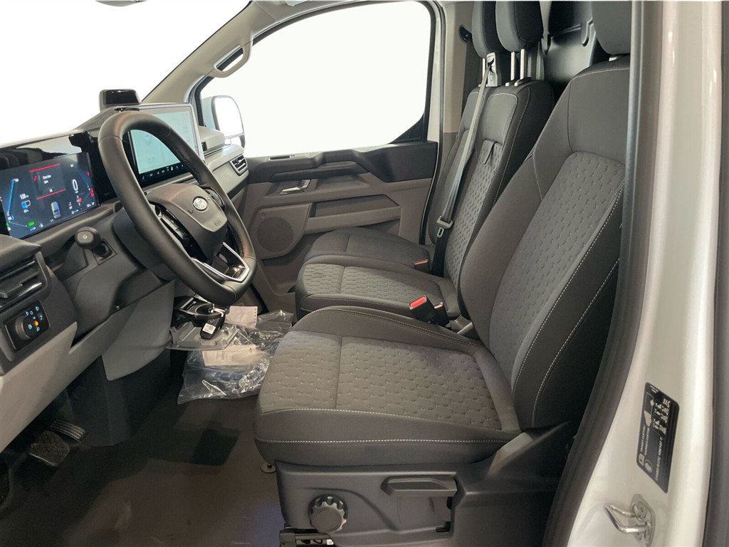 Ford E-Transit Custom 320 L1H1 EL Limited 218HK Van Aut. - Image 18