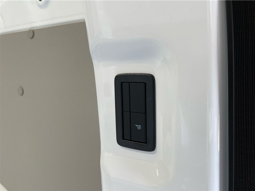 Ford E-Transit Custom 320 L1H1 EL Limited 218HK Van Aut. - Image 5