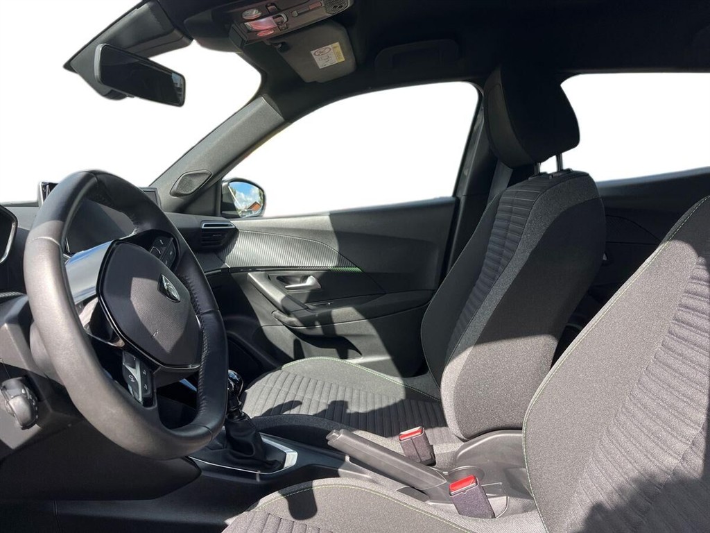 Peugeot 2008 1,2 PureTech Triumph 100HK 5d 6g - Image 10