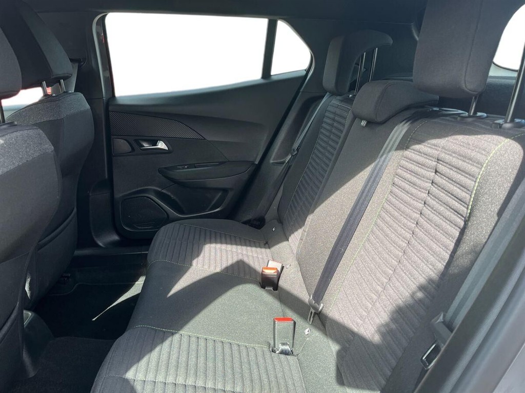 Peugeot 2008 1,2 PureTech Triumph 100HK 5d 6g - Image 11