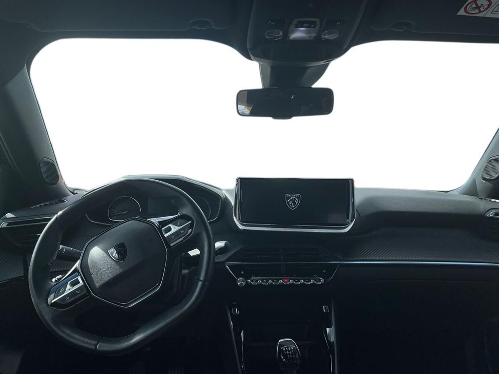 Peugeot 2008 1,2 PureTech Triumph 100HK 5d 6g - Image 12
