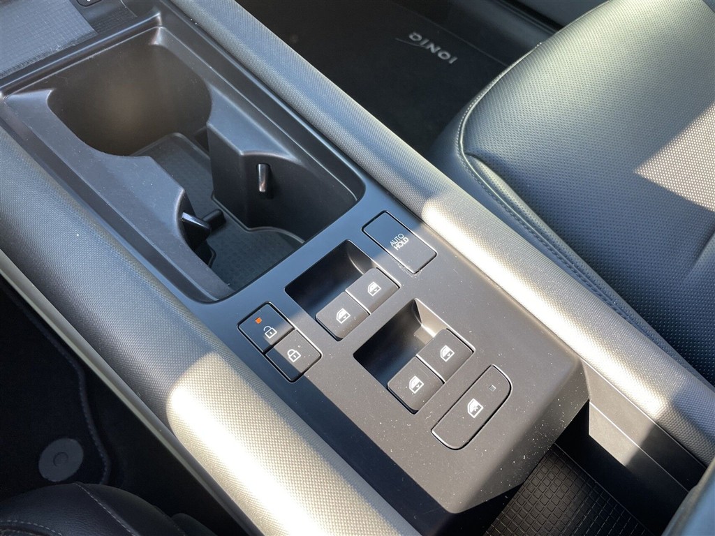 Hyundai Ioniq 6 Electric 77,4 kWh Advanced 229HK Aut. - Image 19