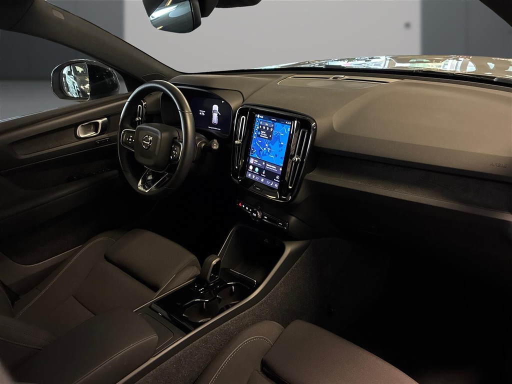 Volvo XC40 Recharge Extended Range Plus 252HK 5d Aut. - Image 6
