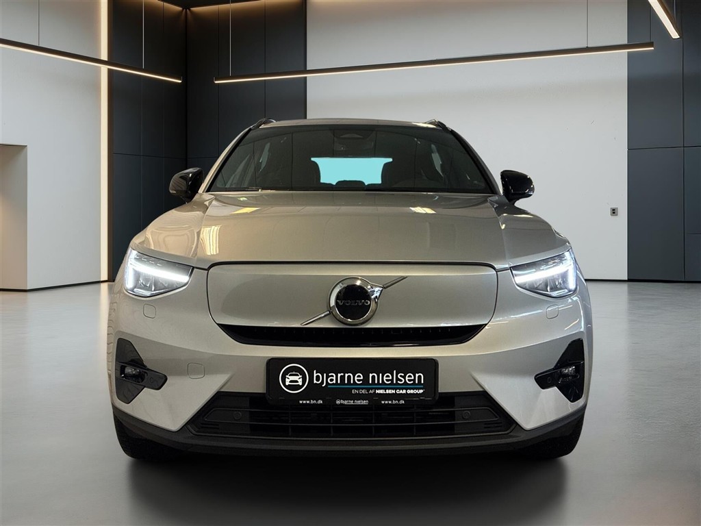 Volvo XC40 Recharge Extended Range Plus 252HK 5d Aut. - Image 2