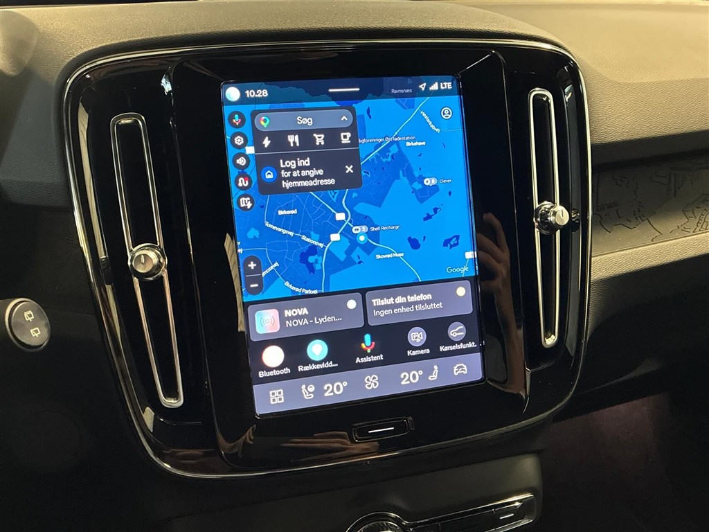 Volvo XC40 Recharge Extended Range Plus 252HK 5d Aut. - Image 11
