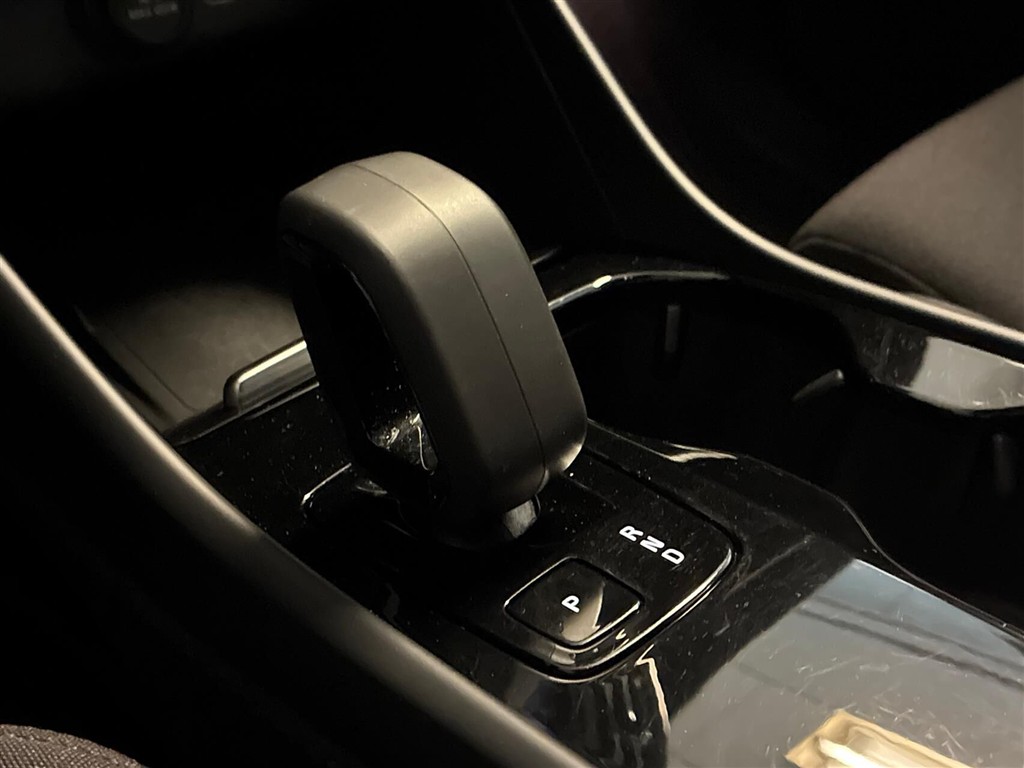 Volvo XC40 Recharge Extended Range Plus 252HK 5d Aut. - Image 13