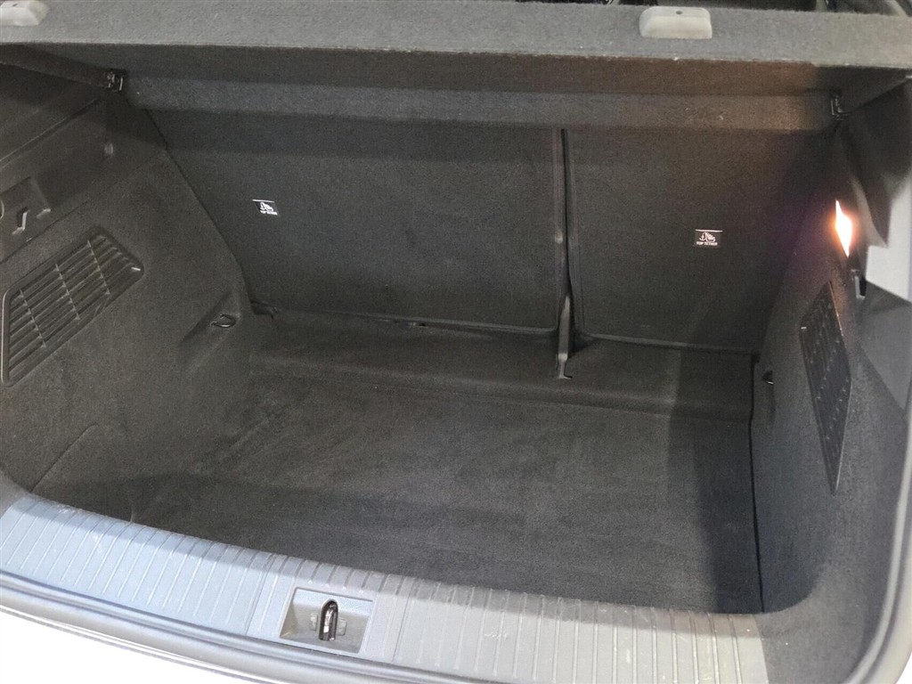 Renault Mégane E-TECH Techno 220HK 5d Aut. - Image 17