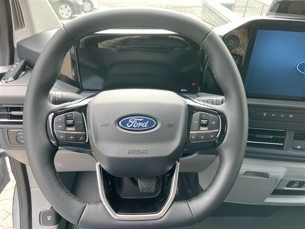Ford E-Transit Custom 320 L1H1 EL Limited 218HK Van Aut. - Image 7