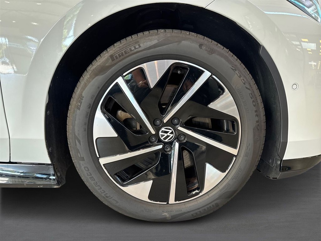 VW ID.7 EL Style+ 286HK 5d Aut. - Image 9