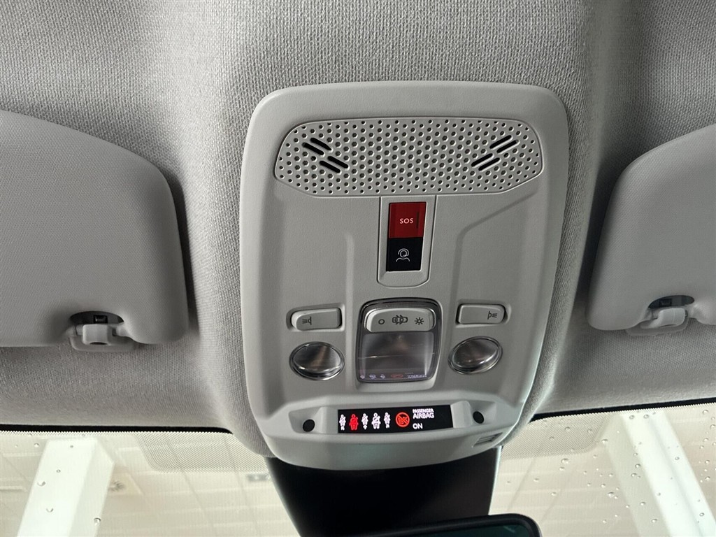 Citroën e-C4 X EL Shine 136HK 5d Aut. - Image 9