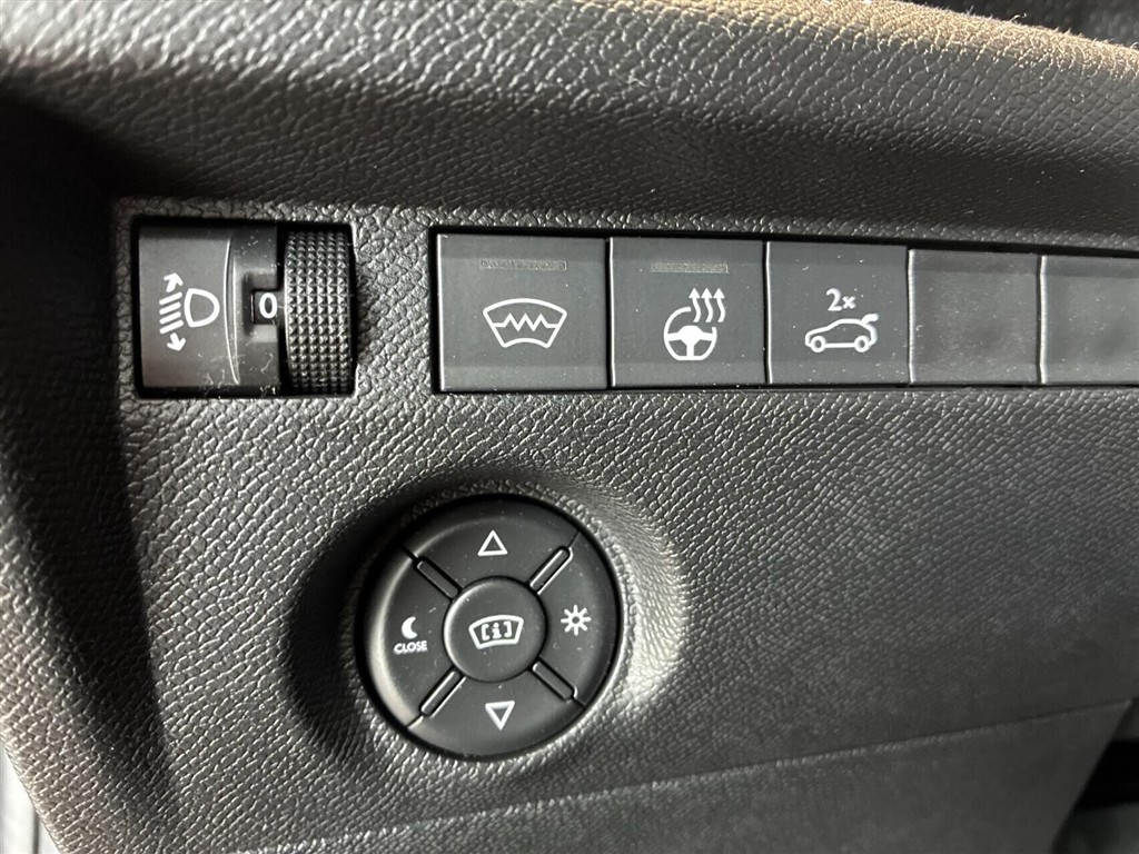Citroën e-C4 X EL Shine 136HK 5d Aut. - Image 10