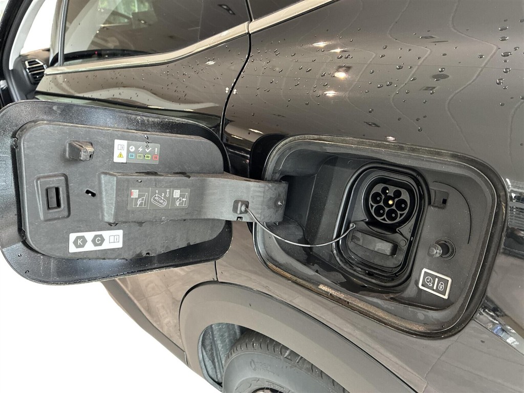 Citroën e-C4 X EL Shine 136HK 5d Aut. - Image 16