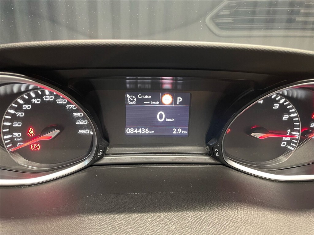 Peugeot 308 SW 1,2 PureTech Selection Sky EAT8 130HK Stc 8g Aut. - Image 13