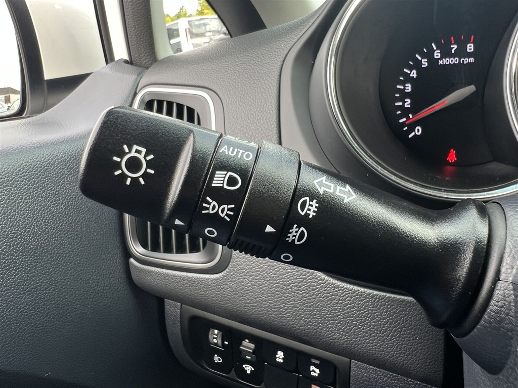 Kia Rio 1,2 Attraction 85HK 5d - Image 17