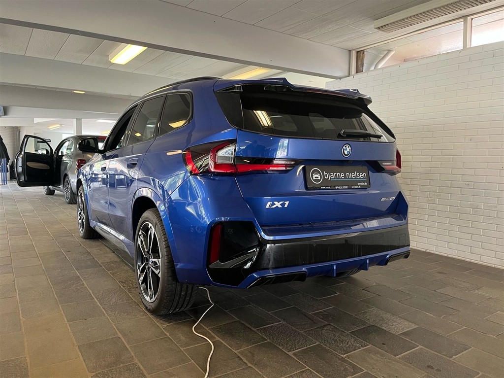 BMW iX1 eDrive20 EL M-Sport 204HK 5d Aut. - Image 2