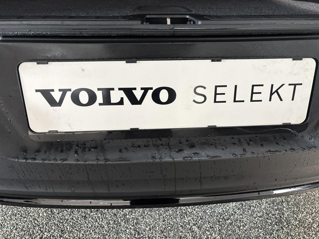 Volvo XC40 Recharge Extended Range Core 252HK 5d Aut. - Image 15