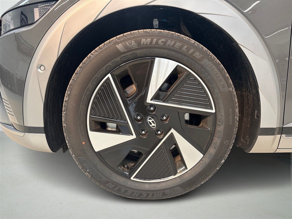 Hyundai Ioniq 5 Electric 84 kWh Ultimate 229HK 5d Aut. - Image 8