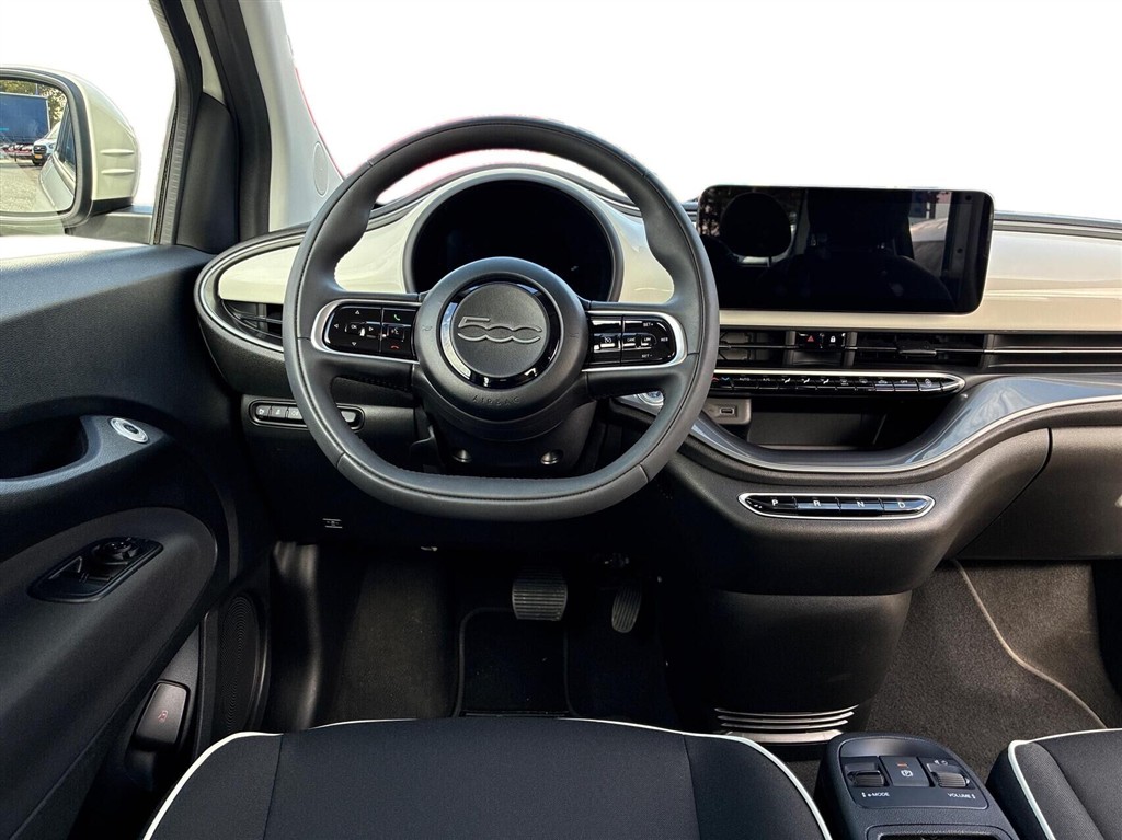 Fiat 500e 3+1 EL Icon Pack 118HK 4d Aut. - Image 9