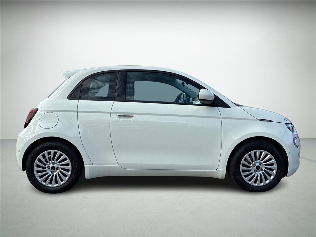Fiat 500e 3+1 EL Icon Pack 118HK 4d Aut. - Image 5