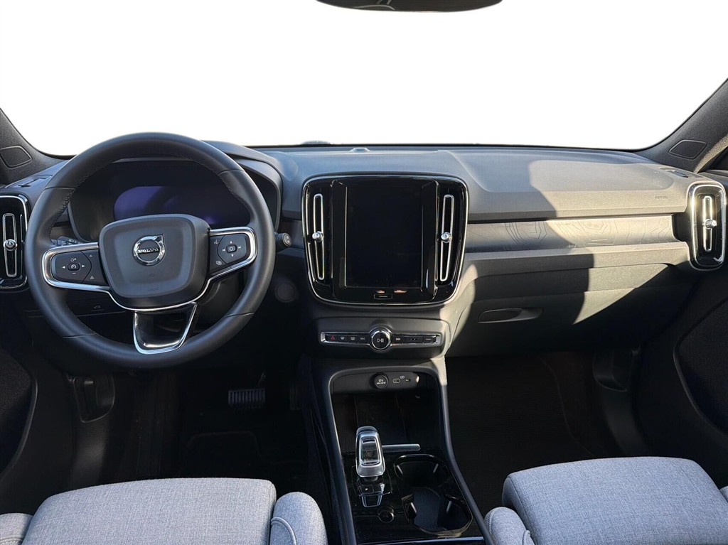 Volvo XC40 P6 Recharge Plus 231HK 5d Aut. - Image 6