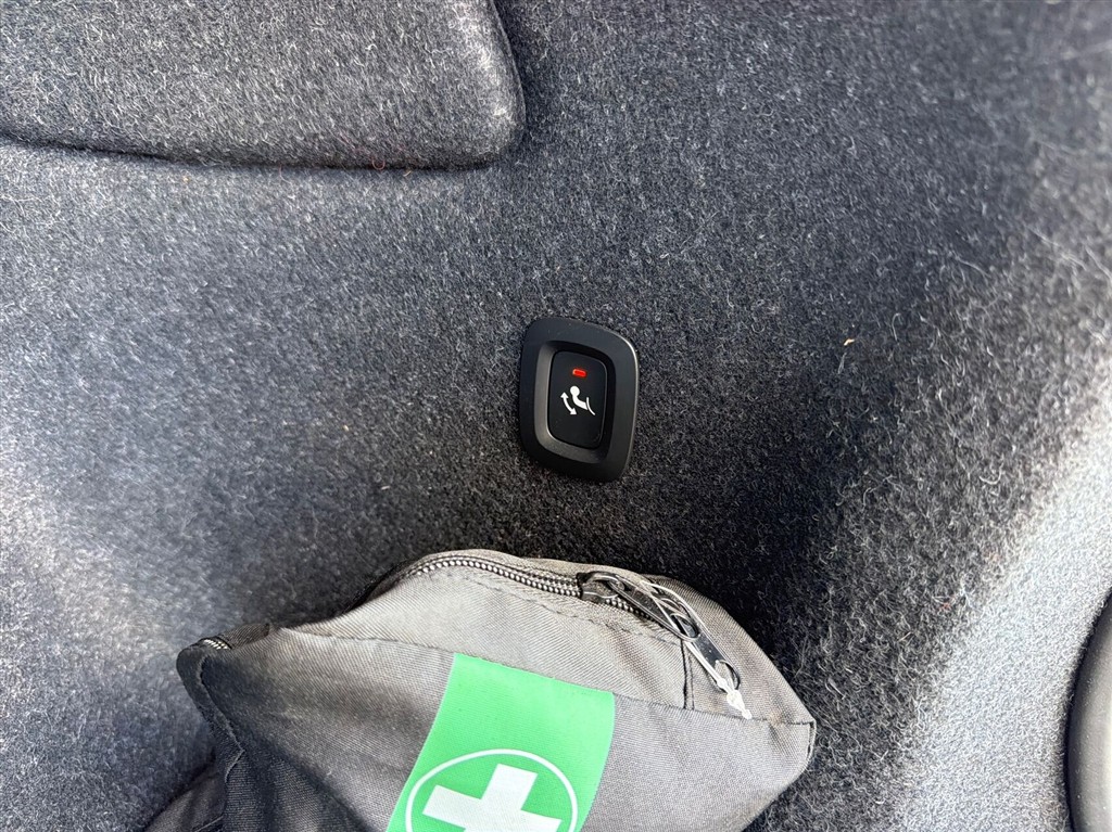 Volvo XC40 P6 Recharge Plus 231HK 5d Aut. - Image 18